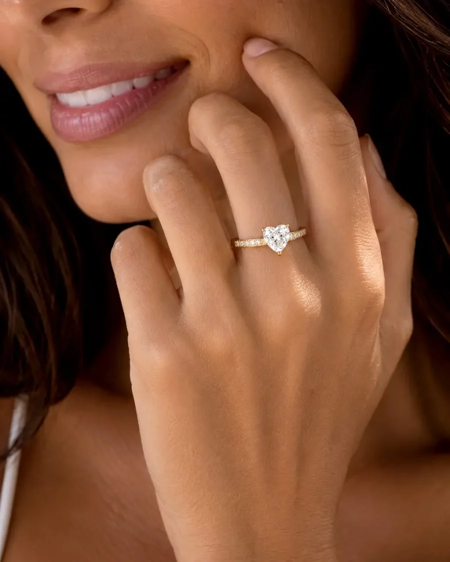 Bague solitaire ajustable dorée en acier inoxydable