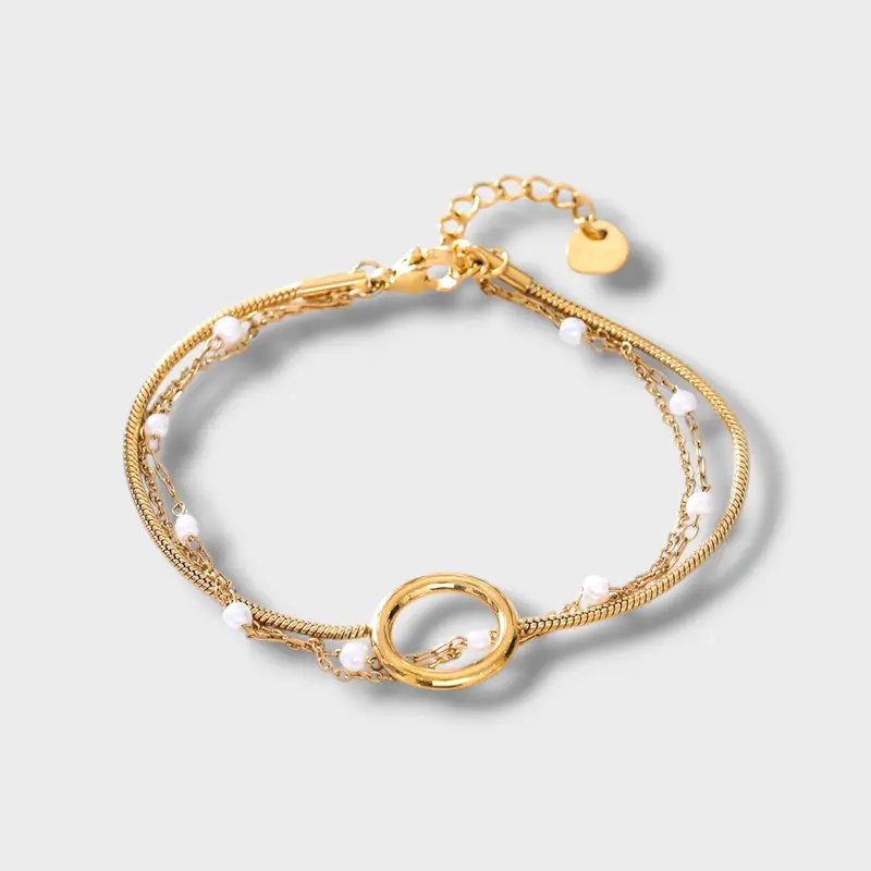 Bracelet triple chaîne doré avec perles blanche