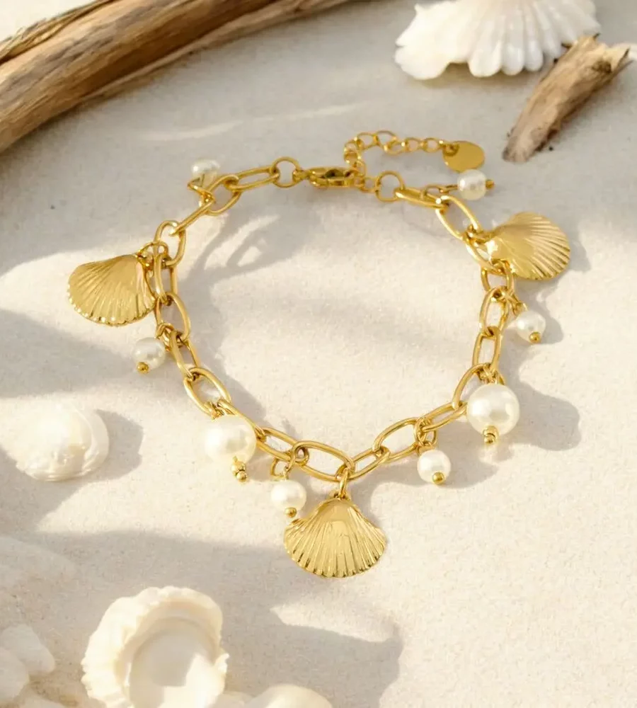 Bracelet breloque coquillage doré