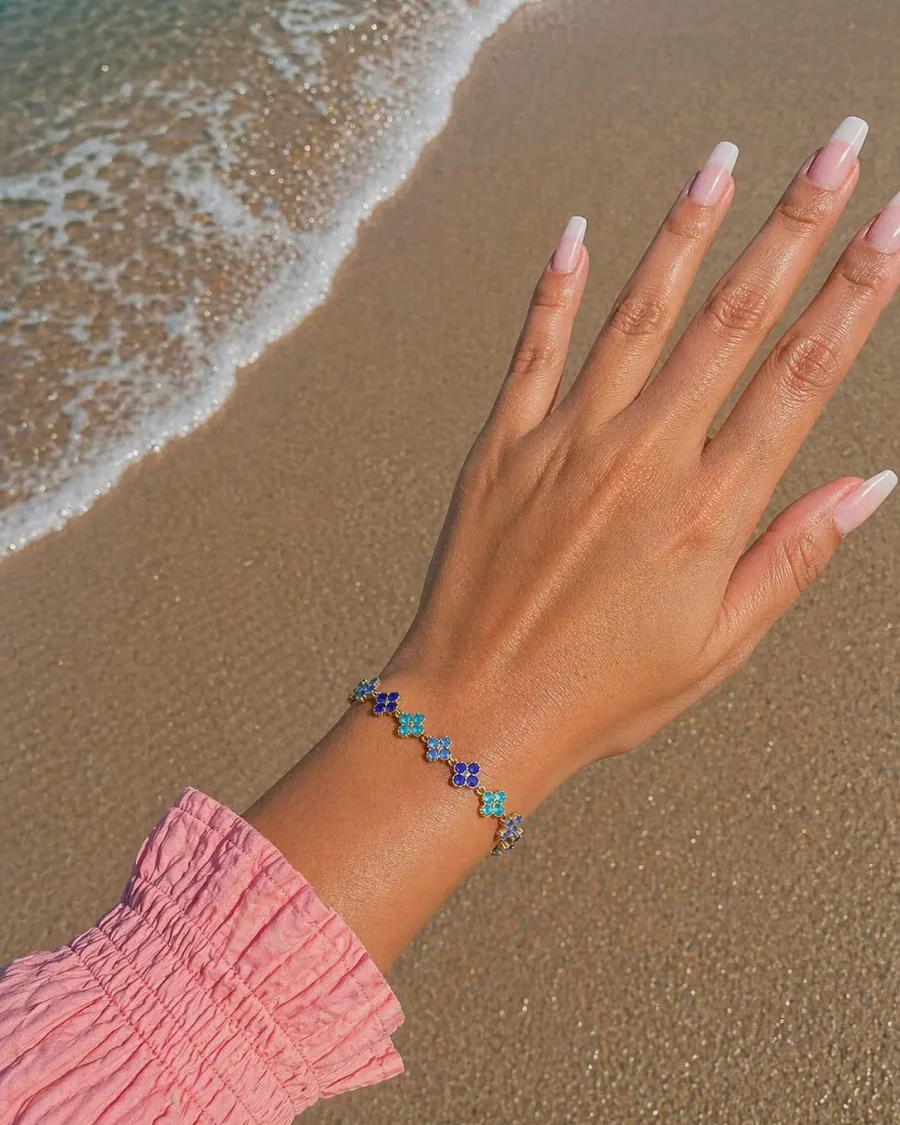 Bracelet fleur bleue coloré en acier inoxydable